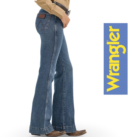 Wrangler Blue Flare Jeans - Picture 2 of 15